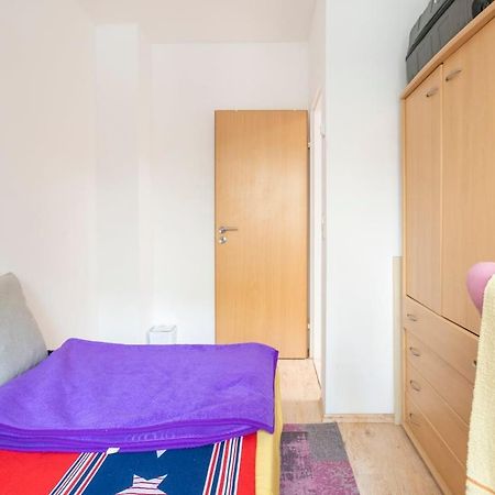 Schoenes Zimmer Im Charmanten Haus Berlin Eksteriør bilde