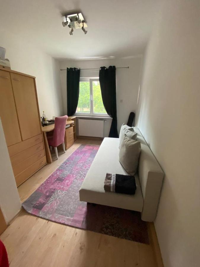 Schoenes Zimmer Im Charmanten Haus Berlin Eksteriør bilde