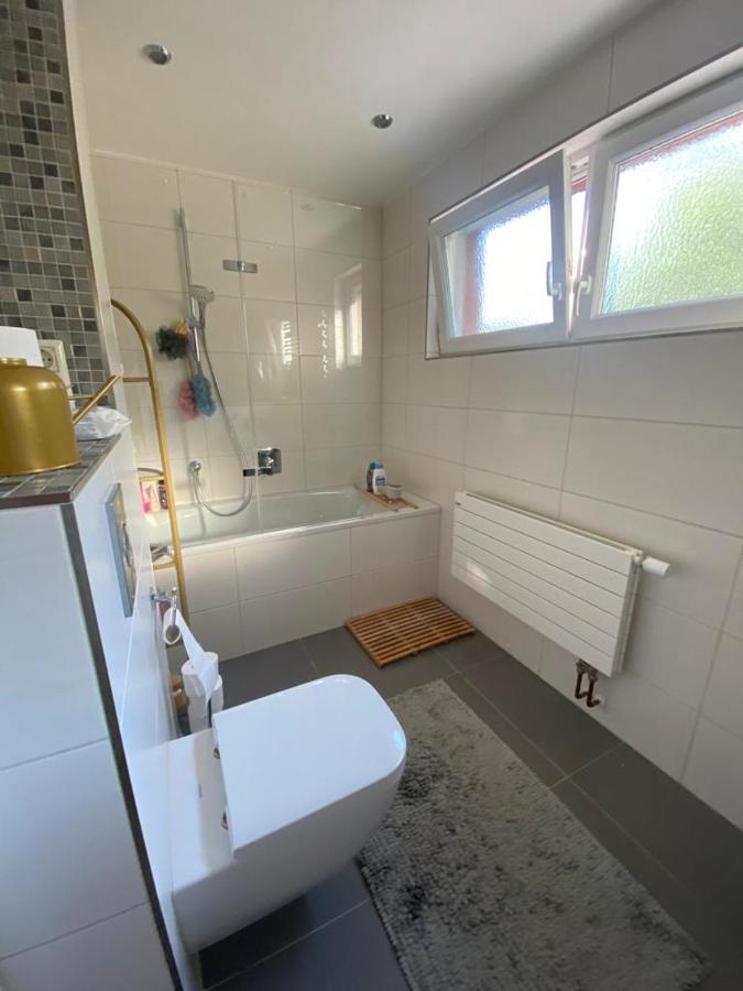 Schoenes Zimmer Im Charmanten Haus Berlin Eksteriør bilde