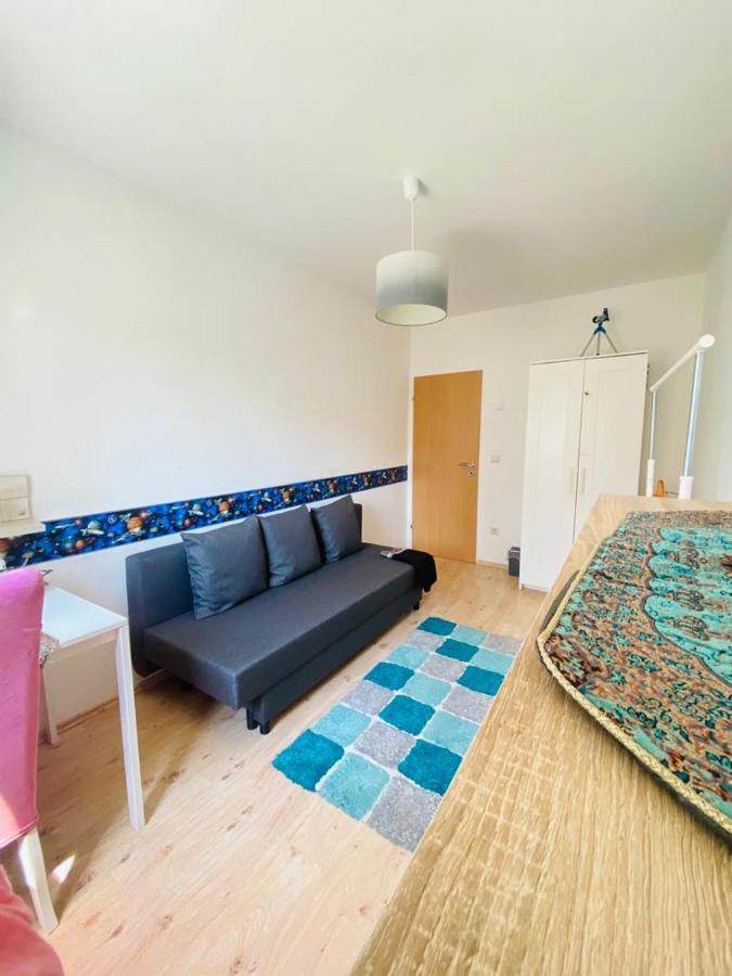 Schoenes Zimmer Im Charmanten Haus Berlin Eksteriør bilde