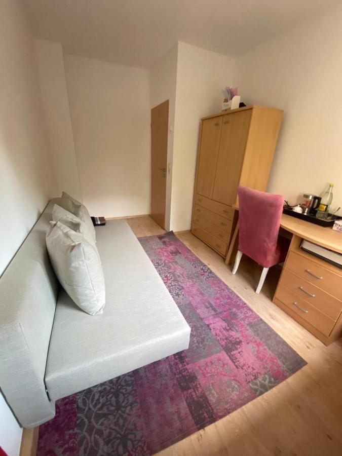 Schoenes Zimmer Im Charmanten Haus Berlin Eksteriør bilde